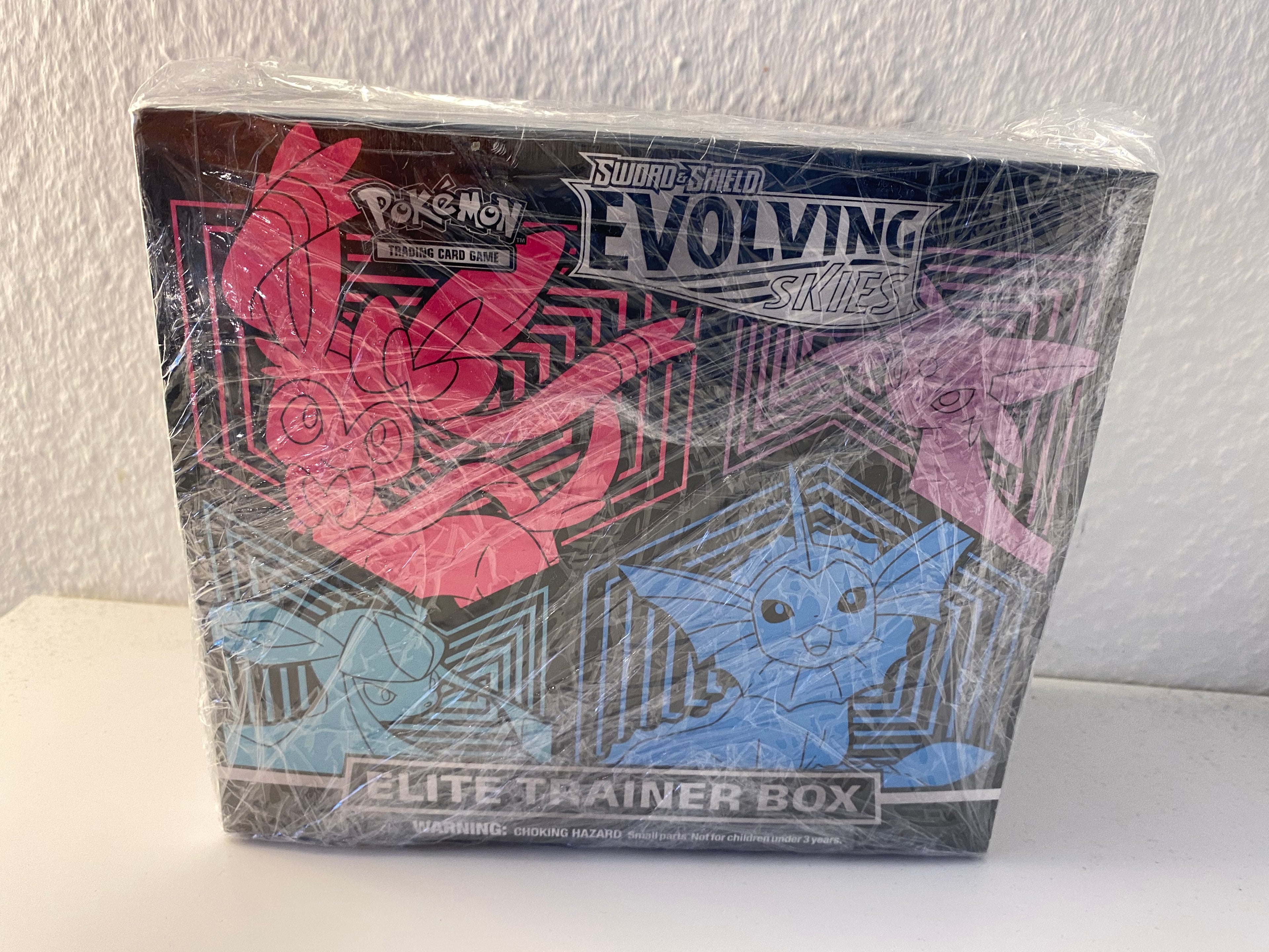 2021 Pokémon Elite Trainerbox Sword & Shield Evolving Skies